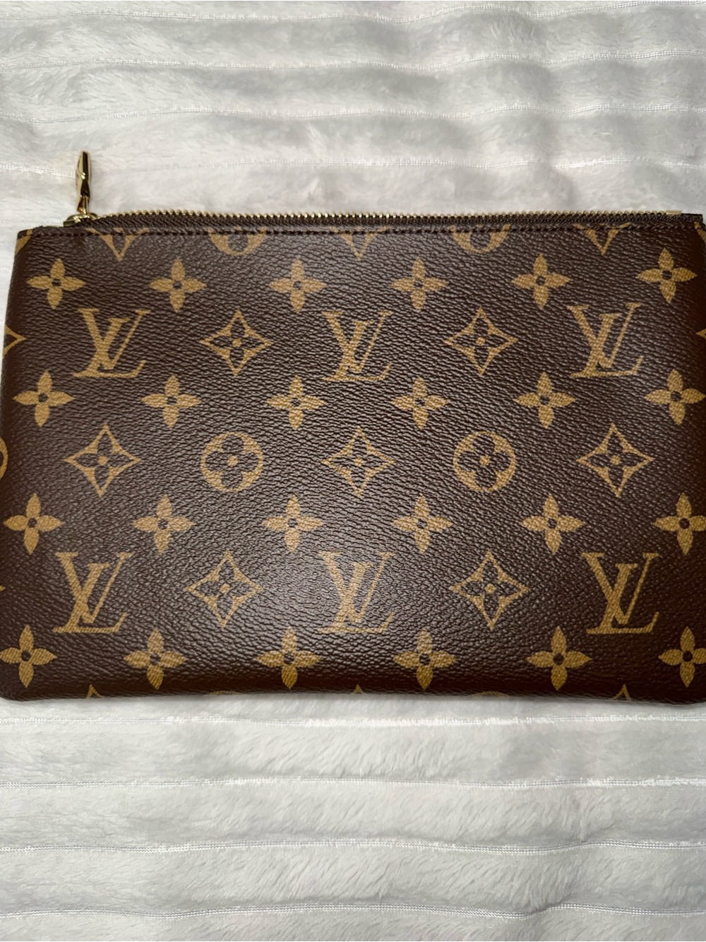 Louis Vuitton Key Pouch Medium - Picture 8 of 15